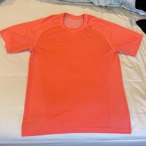 Lululemon men’s Metal Vent Medium Orange